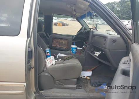 2003 Chevrolet Silverado 1500 Ls из США, поврежденный, VIN 2GCEC19TX31332925